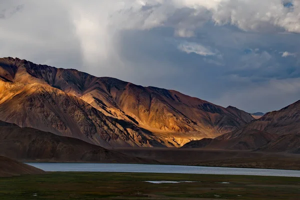 Tadschikistan Dramatischer Abendhimmel Über Der Pamir Autobahn Gebiet Des Hochgebirgssees — Stockfoto