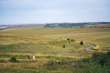 Güney Downs tepelerinin Sussex kıyısındaki Beachy Head 'deki tebeşir çayırlar boyunca uzanan bir kır yolu.
