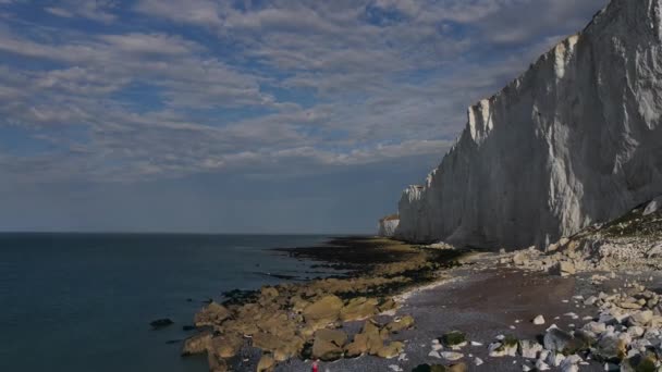 Krajina Letecké Drone Záběry Videa Beachy Head Maják Křídové Útesy — Stock video