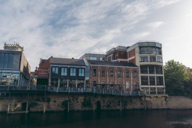 York, Kuzey Yorkshire the 124; İngiltere - 20.09.11: River Ouse seti ince zeka tekneleri yan tarafa demirledi