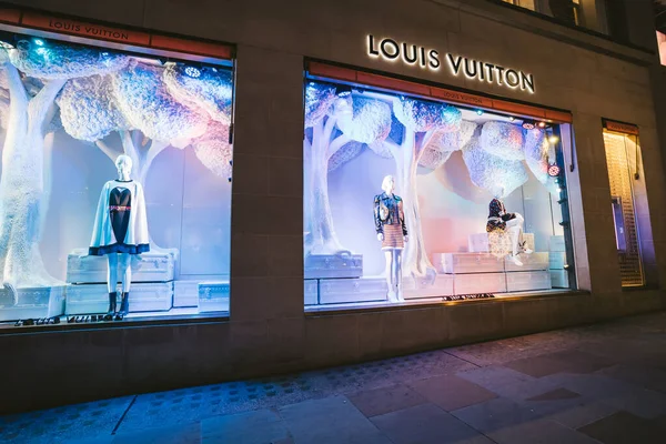 Londres Reino Unido 2020 Louis Vuitton Loja Noite Fechada Durante — Fotografia de Stock