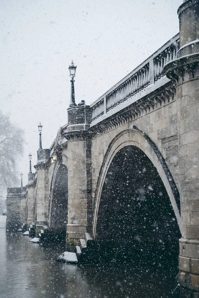 里士满 2021 星期天 寒冷的冬季里奇蒙桥 — 图库照片