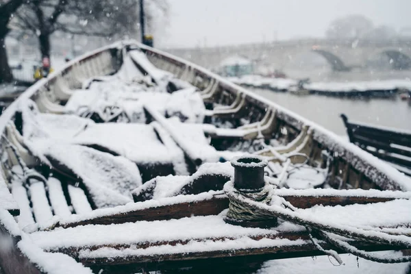Richmond Thames Londýn 2021 Lodě Pokryté Sněhem Zakotvené Řece Západní — Stock fotografie