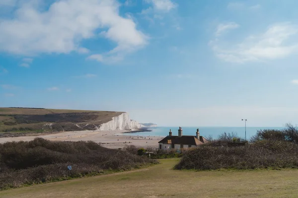 East Sussex 2021 Tiny House Edge Chalk Cliffs Seaford Head — ストック写真