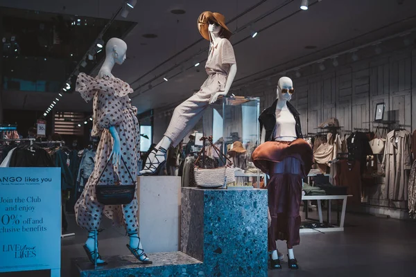 Soho London 2021 Zara Fashion Clothes Woman Display Mannequin Zara — Stok Foto