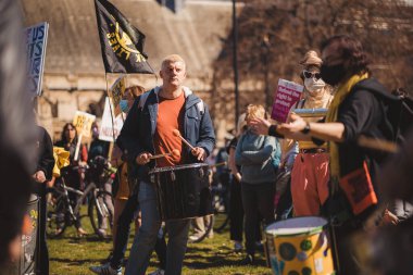 Westminster, Londra 124; İngiltere - 2021.04.17: Kill The Bill Protestosu 'ndaki Davulcular