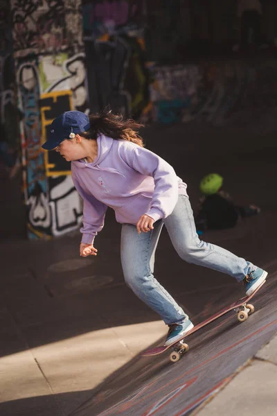 Southbank London 2021 Young Girl Skater Performing Tricks Southbank Skate — Stock Photo, Image