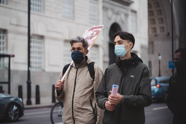Westminster Londen 2021 Mensen Met Maskers Zwaaiende Vlaggen Spandoeken Bij — Stockfoto