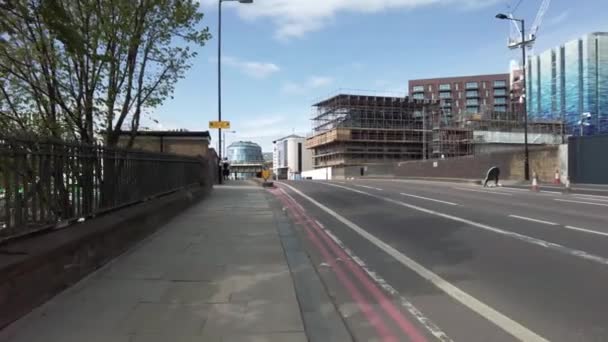 Calles vacías del área de Battersea después de Coronavirus Lockdown Ease — Vídeos de Stock