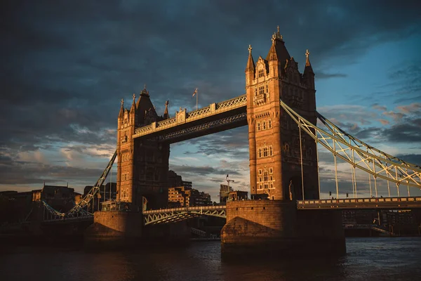 Thames River Embankment London Nobyl 2021 Smuk Solrig Aften Solnedgang - Stock-foto