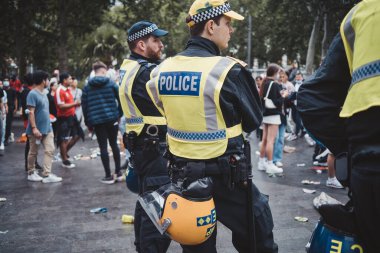 Londra (124; İngiltere - 2021.07.12: İngiliz taraftarlar Leicester Meydanı 'nda toplanarak Final Euro 2020 Futbol Maçı' nı izlediler