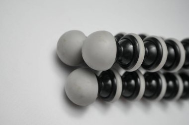 Londra, Birleşik Krallık 2025.10.16 JOBY GorillaPod SLR-Zoom kameralar ve fotoğraf ekipmanları için tasarlanmış esnek bacaklı kompakt tripoda yakın plan. 