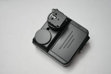 Londra, Birleşik Krallık 2025.10.16 Godox X2T-S TTL kablosuz tetikleyici vericisi Sony kameraları için orijinal perakende paketleme. 