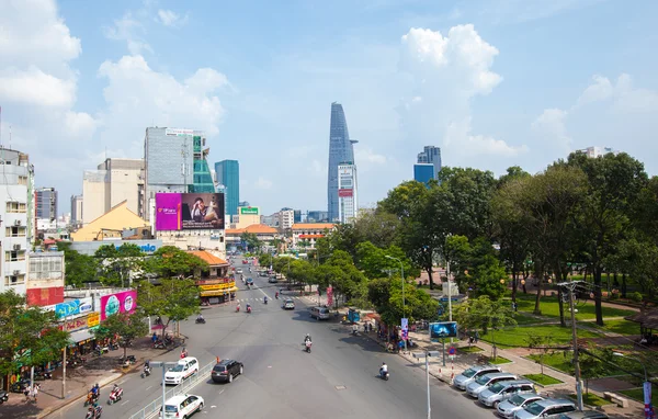 A vista no parque 23-9 (Cong Vien 23-9) perto de Ben Thanh, centro da cidade de Ho Chi Minh . — Fotografia de Stock