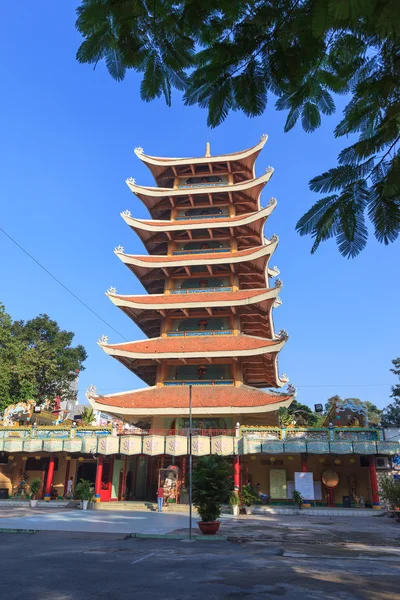 Vietnam National Pagoda (Wietnam Quoc Tu) znajduje się w dzielnicy ulicy, 3-2 10. To jest sławny pagoda w Ho Chi Minh City. — Zdjęcie stockowe