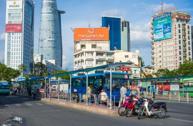 Şehir, Ben Thanh Otogarı durağında, bu kamu hizmeti Merkezi yolcu otobüs taşımaları insanlarda sactivity ulaşım için otobüslerle düzenleyen.