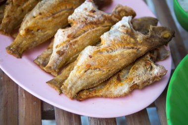 kızarmış balık yemek