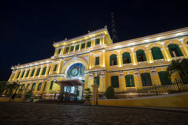 Night view of Saigon Central Post Office at Ho Chi Minh City, Viet Nam — Stock Photo, Image