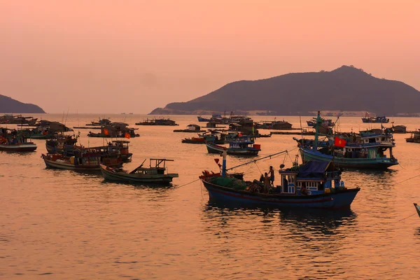 Vietnam Landscape : Beautiful Sunset in the Fishing harbour , Nam Du island — Stockfoto