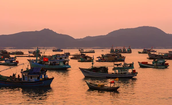 Vietnam Landscape : Beautiful Sunset in the Fishing harbour , Nam Du island — 图库照片