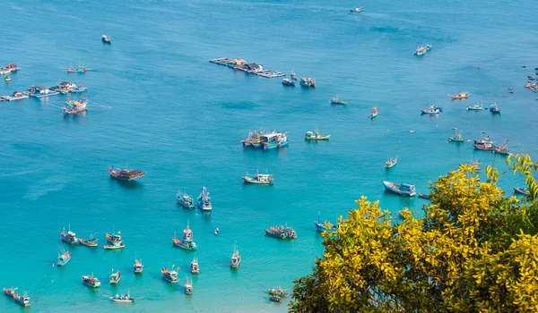 Vietname Paisagem: Vista aérea dos barcos de pesca Ilhas Nam Du, Kien Giang . — Fotografia de Stock