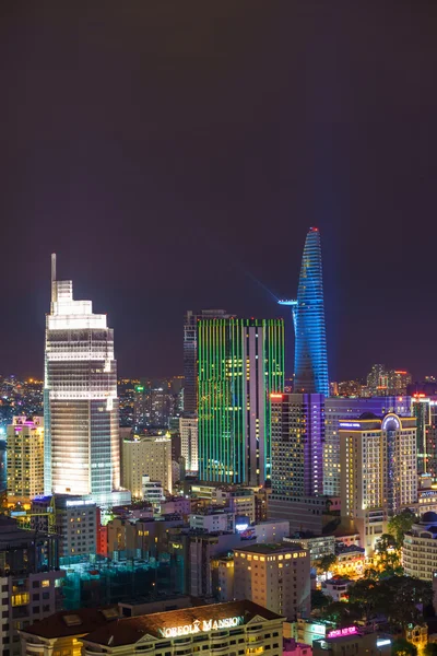 Ho Chi Minh cidade aeriel vista com Laser Music Show em 2015 Dia da celebração nacional . — Fotografia de Stock