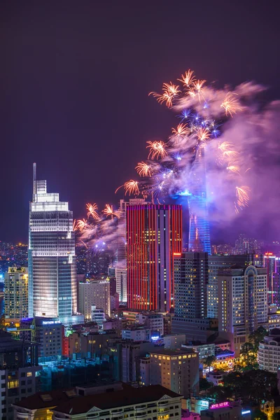 Ho Chi Minh city aeriel view with Fireworks and Laser Music Show in 2015 National celebration Day. — Stockfoto