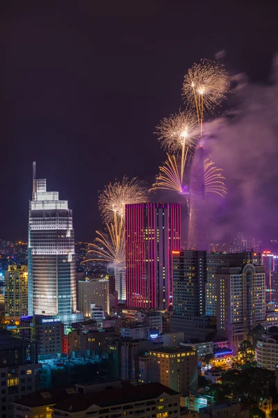 Ho Chi Minh city aeriel view with Fireworks and Laser Music Show in 2015 National celebration Day. — Stock Photo, Image