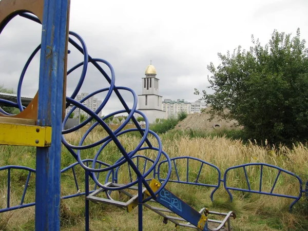 Vecchio parco giochi in Ucraina — Foto Stock