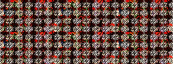 Çiçekli karalama şeklinde Raster çiçek deseni. Siyah ve kahverengi renkte çiçekler. Nazik, sevimli çiçek arkaplanı..