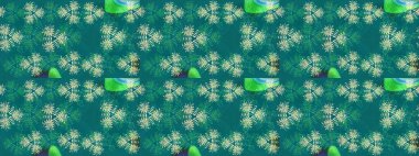 Küçük çiçekte hoş bir çiçek deseni var. Mavi ve yeşil renklerde parlak çiçekli, soyut, pürüzsüz desen. Çiçek elementli zarif raster dokusu..