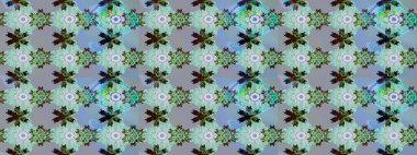 Mavi ve nötr renklerde çiçekler. Küçük çiçekte sevimli çiçek deseni var..