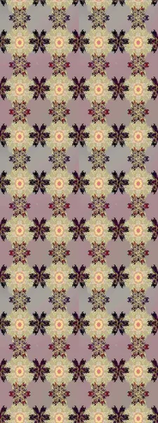 Çiçekli eskiz deseni. Bej ve gri renkli çiçekler. El çizimi. Suluboya çizimi.