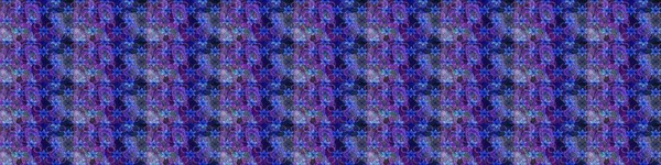 Raster Yumuşak kumaş deseni. Çiçek mavisi ve mor dikişsiz desen. Raster çiçek izi. Klasik taslak çizimi.