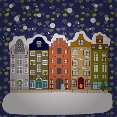 Tatil Vektörü illüstrasyonu. Akşam şehri kış manzarası. Kar koyları, menekşe, beyaz evler ve Noel ağacı..