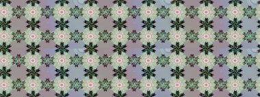 Kumaş desenli papatya çiçeği detayı. Gri ve nötr renkte çiçekler.