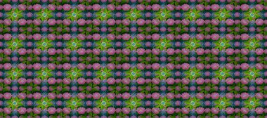 Pembe nilüferli ve yeşil yapraklı pürüzsüz raster çiçekli desen koyu arkaplanda simetrik olarak sıralanmış. Dekoratif botanik tasarımı tekstil, duvar kağıtları ve ambalaj kağıdı için idealdir..