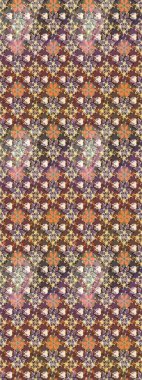 Renkli grunge, soyut arka planda colokahverengi ve nötr çiçeklerle gelişir. Parmak izi, kumaş, duvar kâğıdı, tekstil için raster dokusu. Nakış desenli çiçek deseni..