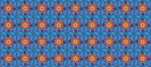 Mavi ve siyah renkte çiçekler. Gömlek baskısı için çiçek boyası. Çiçeksiz desenli arka plan.