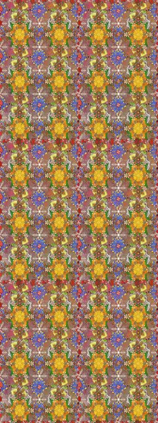 Kusursuz bir geçmişi var. Raster illüstrasyonu. Eski usul. Renkli şal desenli, kahverengi çiçekli ve dekoratif elementli kusursuz desen. Kumaş, tekstil ve duvar kağıdı baskısı için..