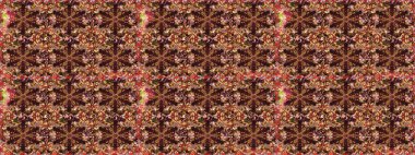 Barok tarzında kusursuz bir doğulu süsü. Kahverengi ve bej renkler üzerinde geleneksel altın pürüzsüz desen.