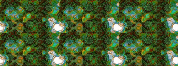 Bahar mevsimi. Nazik romantik baskı. Raster güzel bir çiçek deseni çizmiş. Tatil havası..