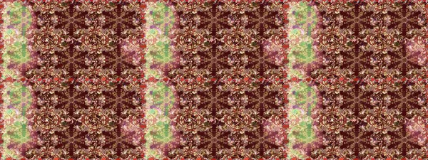 Klasik klasik klasik arka plan. Kahverengi ve bej renklerde altın elementlerle kusursuz desen. Geleneksel oryantasyon süsü. Kusursuz klasik raster altın desenli.