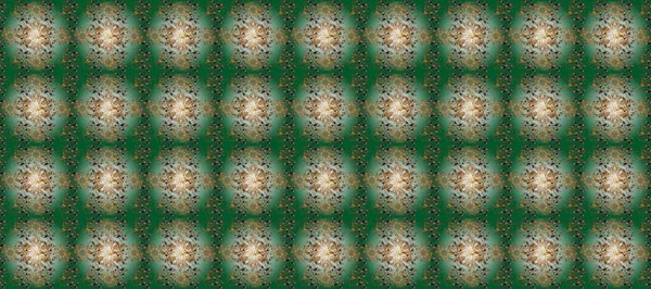 Siyah ve kahverengi renklerde altın elementler. Geleneksel klasik raster altın pürüzsüz desen. Barok tarzında kusursuz bir doğulu süsü..