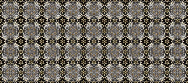 Gri ve kahverengi renklerde altın elementlerle kusursuz desen. Klasik raster sarısı, kusursuz desen. Klasik klasik klasik arka plan. Geleneksel oryantasyon süsü.