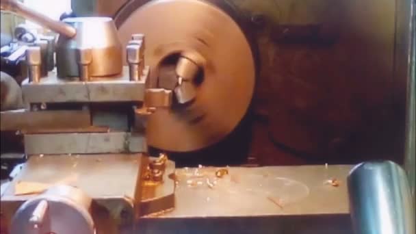 Usinage de la pièce sur la machine 