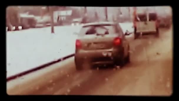 Paseo en autobús en invierno en la ciudad ucraniana — Vídeo de stock