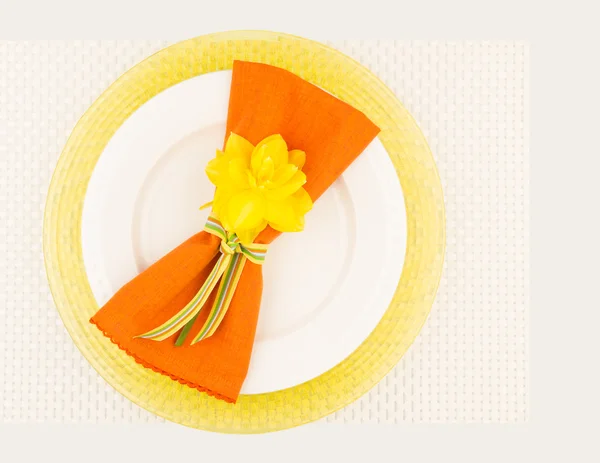 Configuração de lugar de mesa de primavera com daffodil — Fotografia de Stock