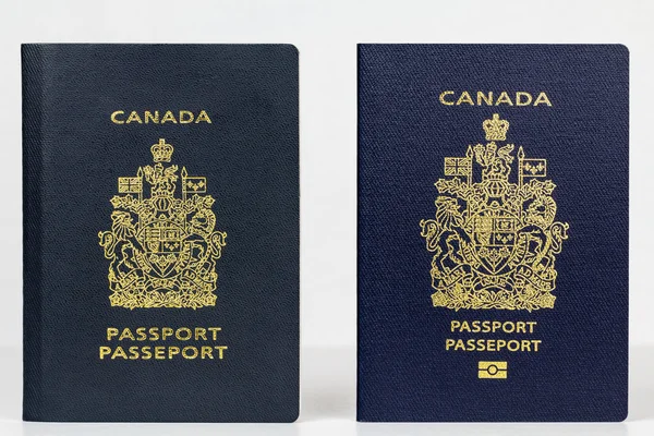 Old and new Canadian Passport — Stock Photo, Image