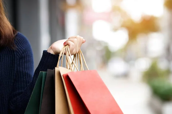 Frauen Shoppen Einkaufszentrum — Stockfoto